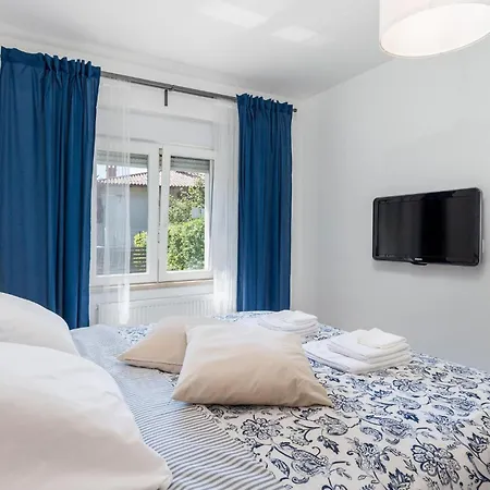 Apartment In With Wifi *